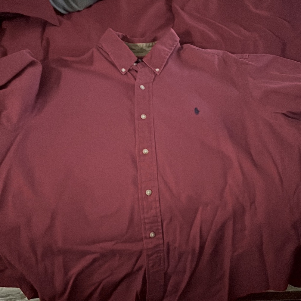 Classic-fit. Ralph Lauren button-down. Red.